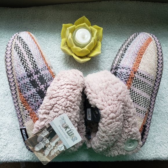 Muk Luks Shoes - NWT Muk Luk's Plaid Melinda Slipper Boot